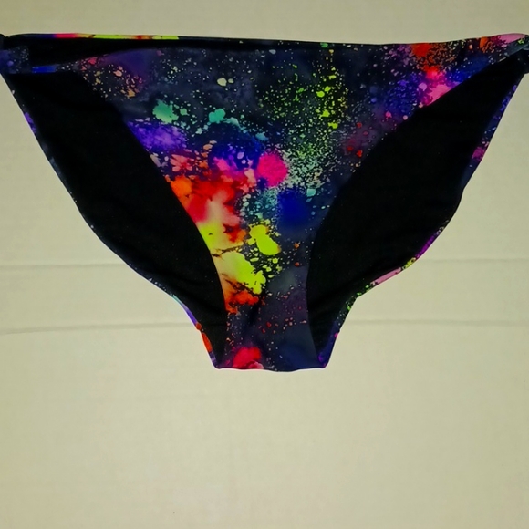 Two piece swimsuit - Picture 2 of 3